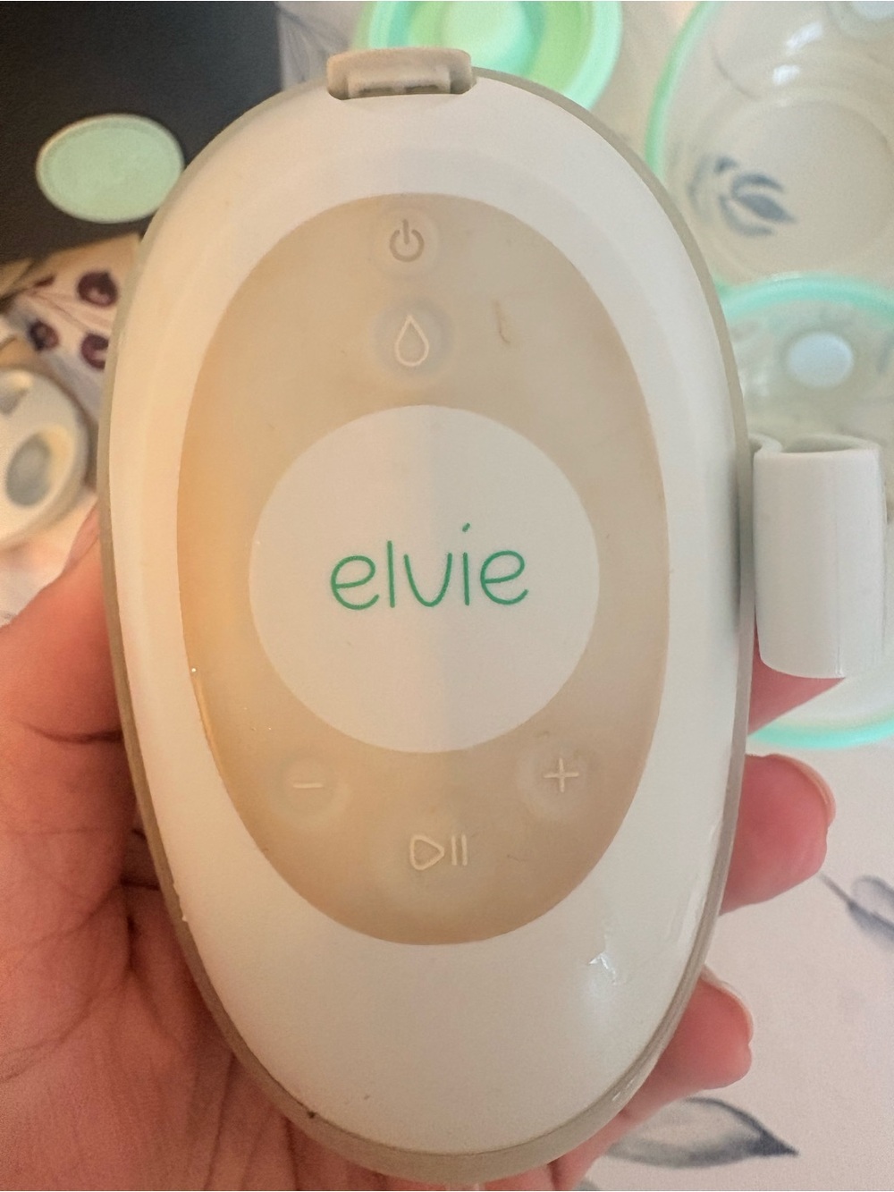 Elvie Double Electric Breast Pump Set in Gray & Mint - Picture 6 of 8